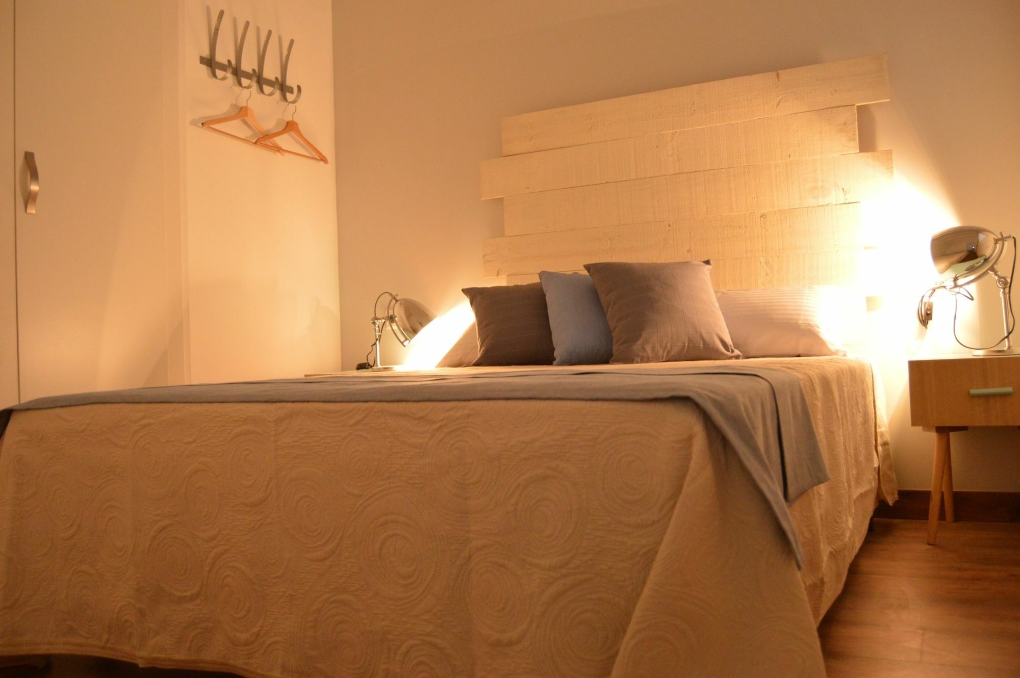 Tarragona Suites Mediona Esterno foto